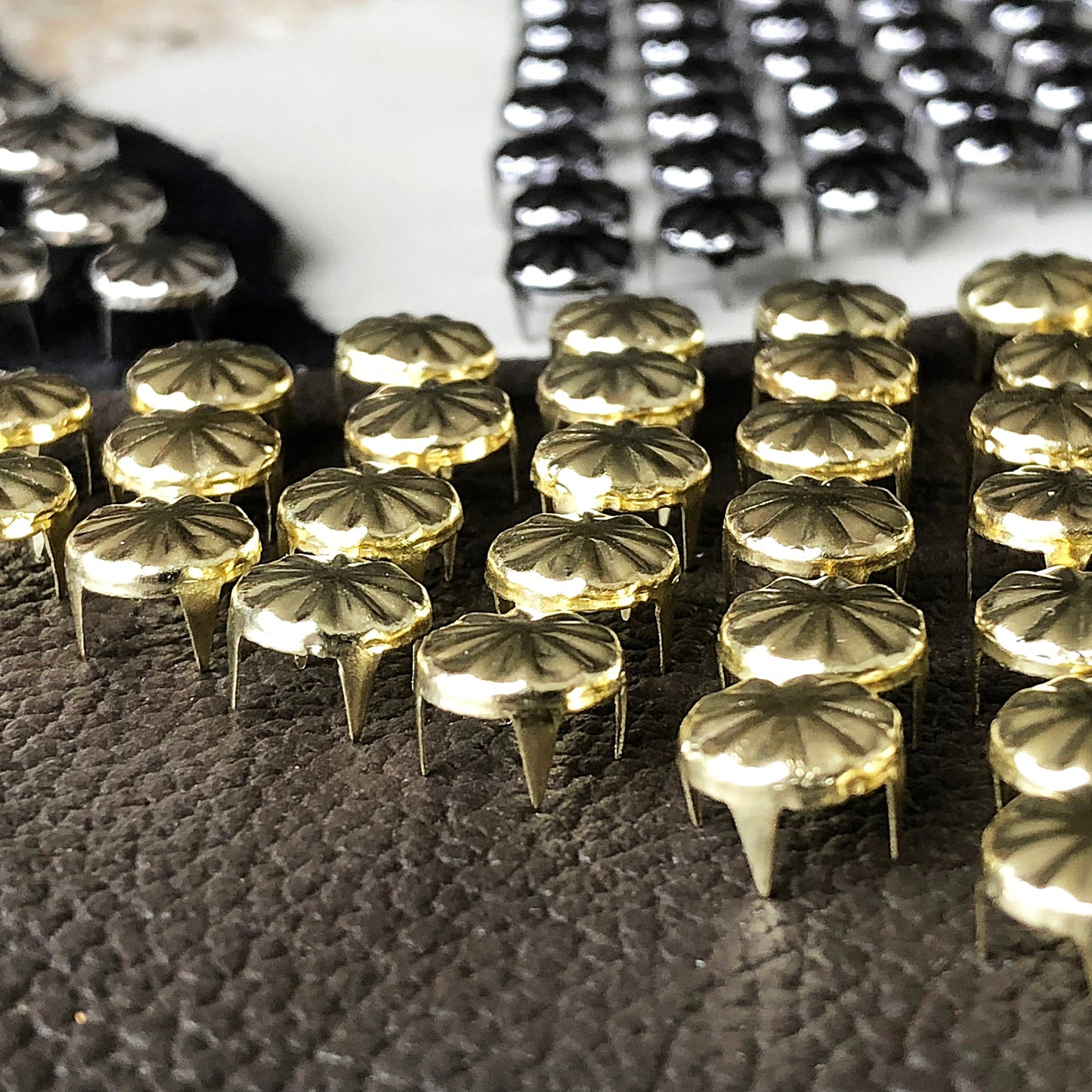 100pcs 9mm Gold Silver Gun Metal Color Prong Studs Rivets Craft Supplies Hardware Leatherworking for Fabric Leather Wood Rubber Projects -A1