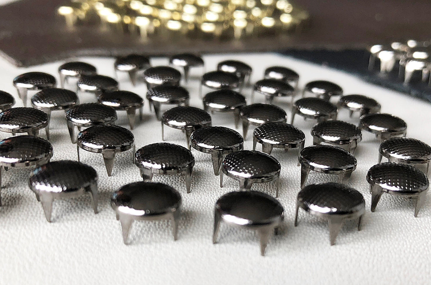 100pcs 9mm Gold Silver Gun Metal Color Prong Studs Rivets Craft Supplies Hardware Leatherworking for Fabric Leather Wood Rubber Projects -A2