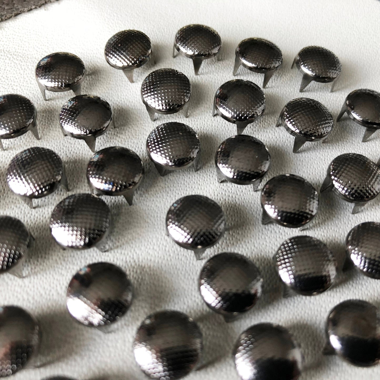100pcs 9mm Gold Silver Gun Metal Color Prong Studs Rivets Craft Supplies Hardware Leatherworking for Fabric Leather Wood Rubber Projects -A2
