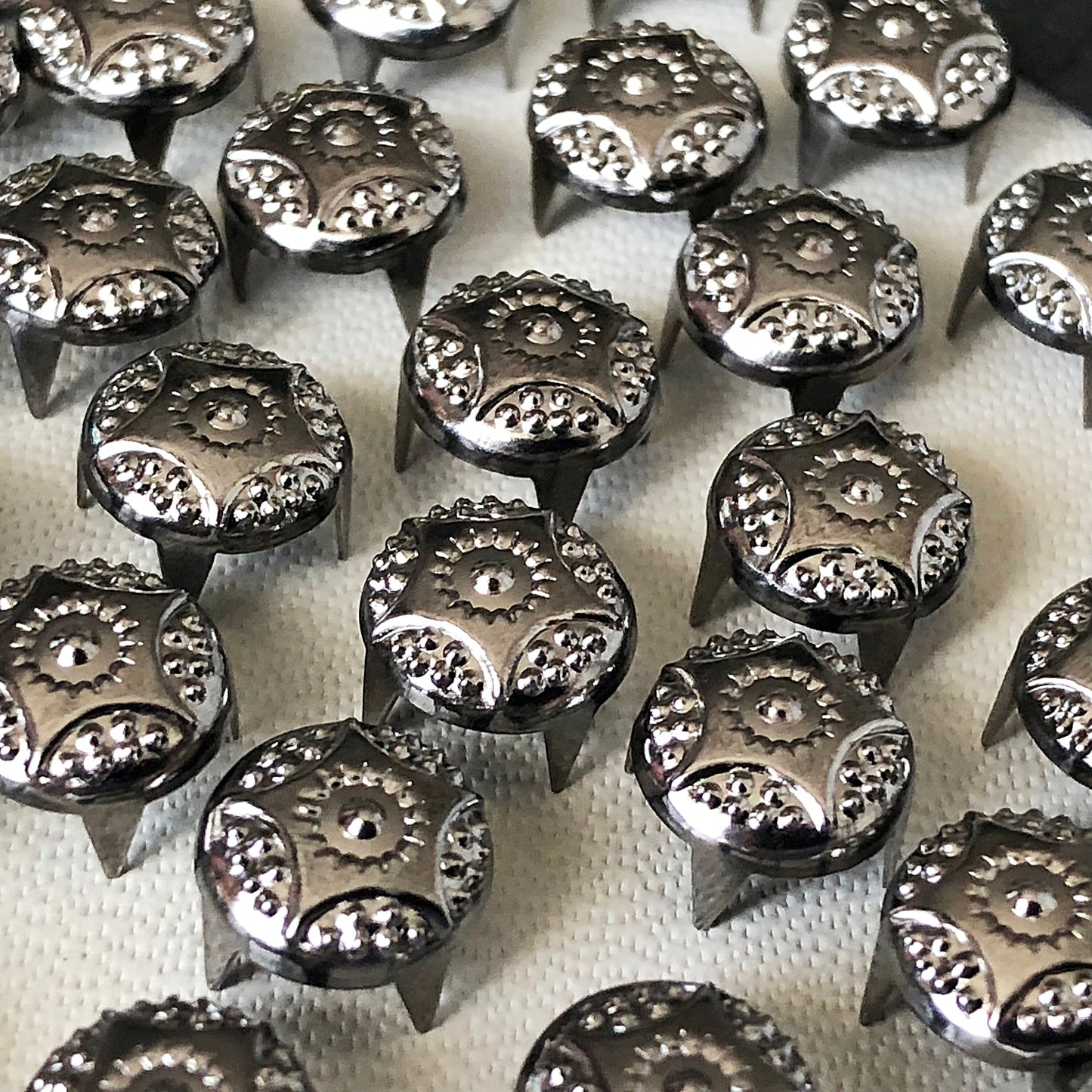 100pcs 9mm Gold Silver Gun Metal Color Prong Studs Rivets Craft Supplies Hardware Leatherworking for Fabric Leather Wood Rubber Projects -A6