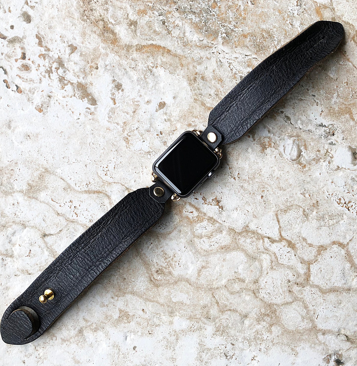 Apple Watch Ultra 2 9 8 7 SE 6 5 4 3 2 1 Black Distressed Leather Band Bracelet for 38mm 40mm 41mm 42mm 44mm 45mm 49mm Gold Stainless Steel