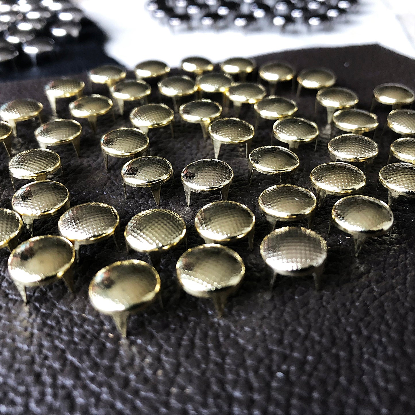100pcs 9mm Gold Silver Gun Metal Color Prong Studs Rivets Craft Supplies Hardware Leatherworking for Fabric Leather Wood Rubber Projects -A2
