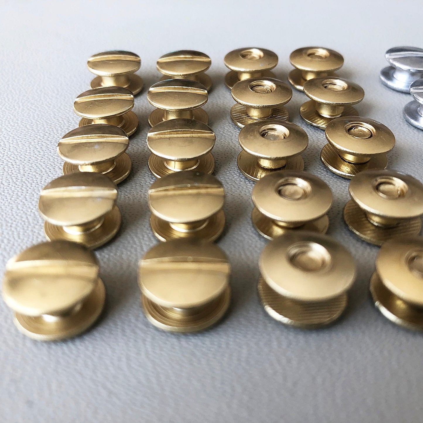20pcs Aluminum 1/8" 3mm , 1/4" 6mm Binding Chicago Screws Posts Rivets Conchos Silver Black Antique Gold Brass Plated Leather Craft Supplies