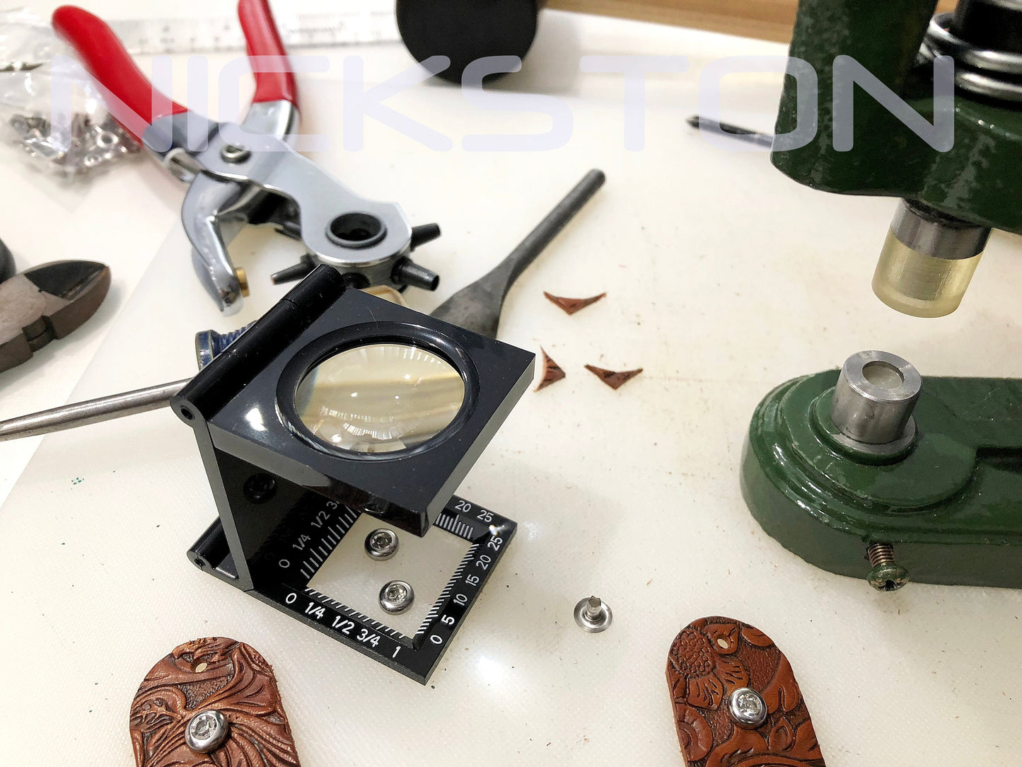 Embossed Leather Apple Watch Band for Ultra 2 9 8 7 SE 6 5 4 3 2 1 Case 38 40 41 42mm 44mm 45mm 49mm Brown Flourish Bracelet Clear Crystals