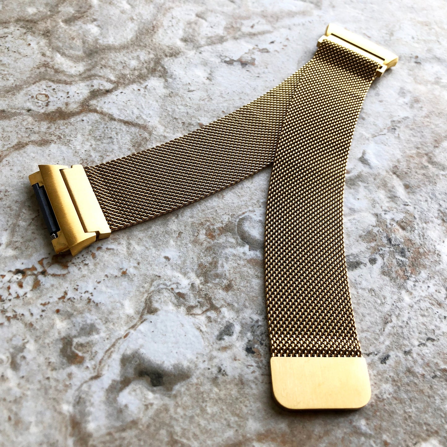 Fitbit Ionic Modern Gold Color Stainless Steel Adjustable Milanese Loop Mesh Band Strap for Watch Band Strap with Quick Release Adapters