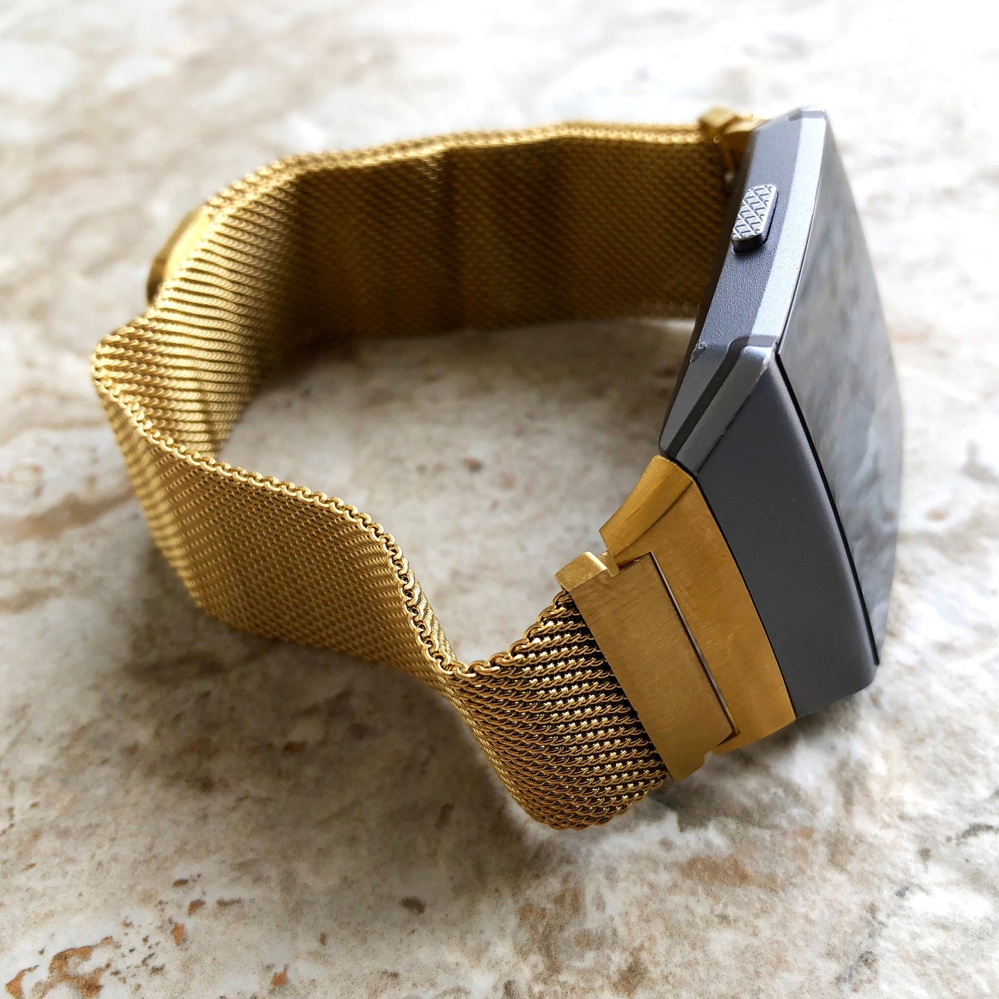 Fitbit Ionic Modern Gold Color Stainless Steel Adjustable Milanese Loop Mesh Band Strap for Watch Band Strap with Quick Release Adapters
