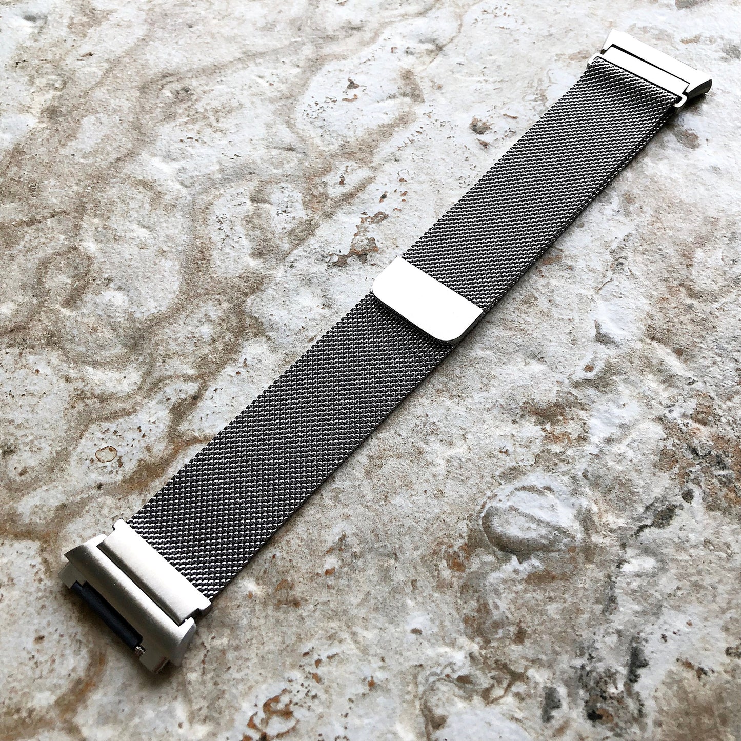 Fitbit Ionic Modern Silver Color Stainless Steel Adjustable Milanese Loop Mesh Band Strap for Watch Band Strap with Quick Release Adapters
