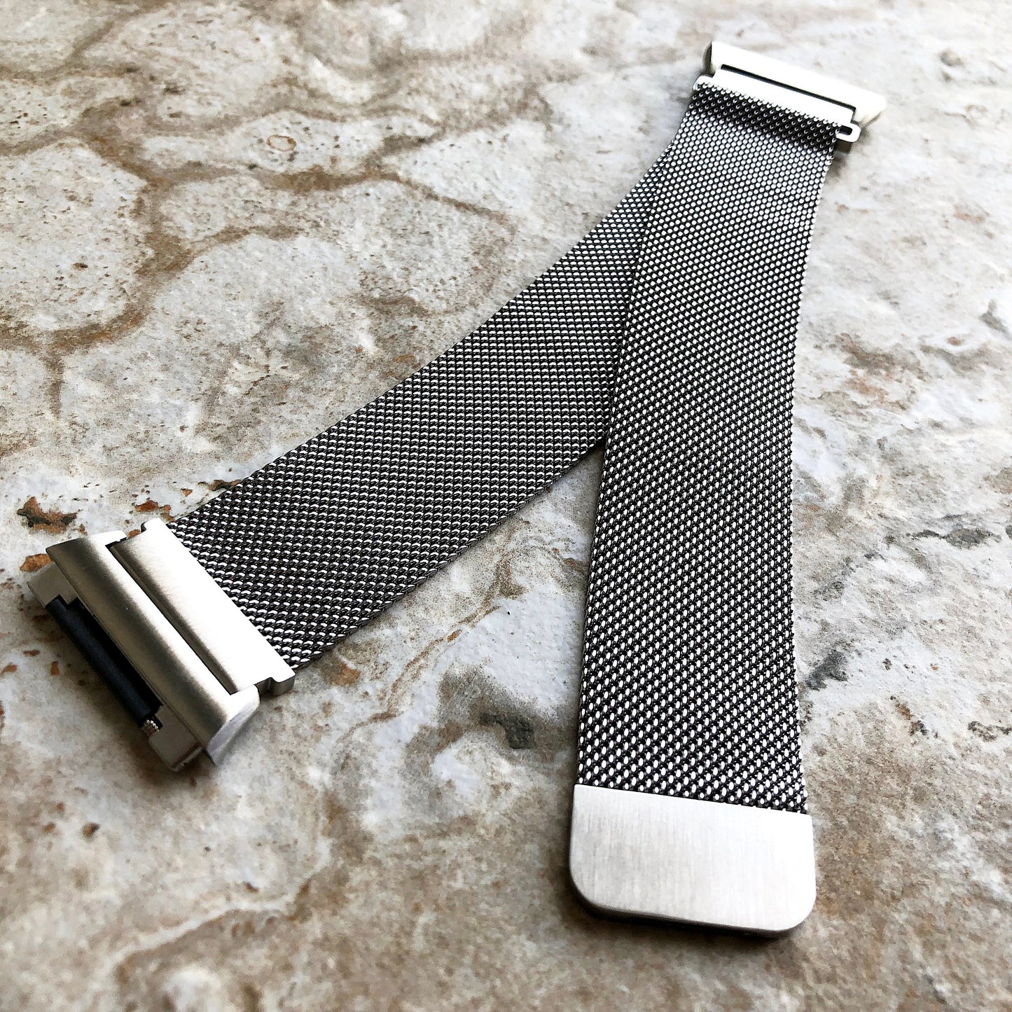 Fitbit Ionic Modern Silver Color Stainless Steel Adjustable Milanese Loop Mesh Band Strap for Watch Band Strap with Quick Release Adapters