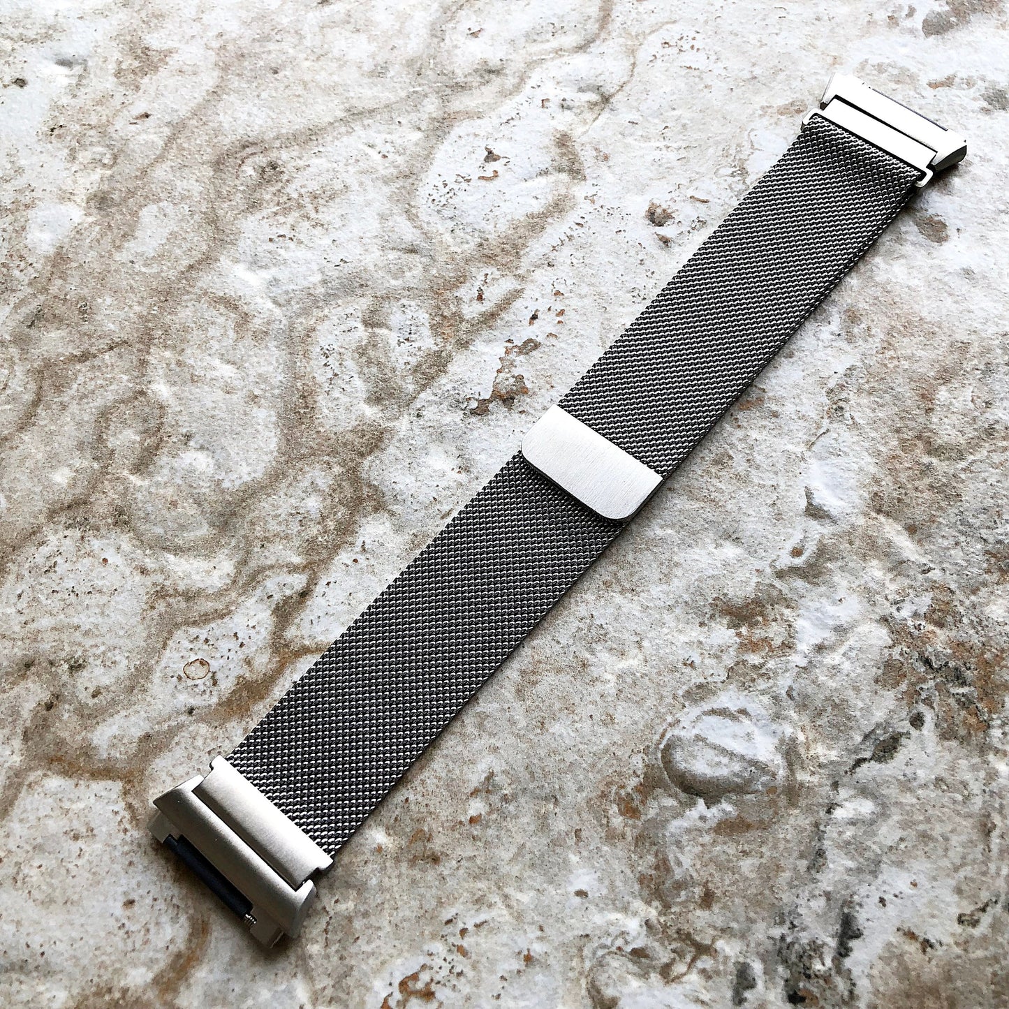 Fitbit Ionic Modern Silver Color Stainless Steel Adjustable Milanese Loop Mesh Band Strap for Watch Band Strap with Quick Release Adapters