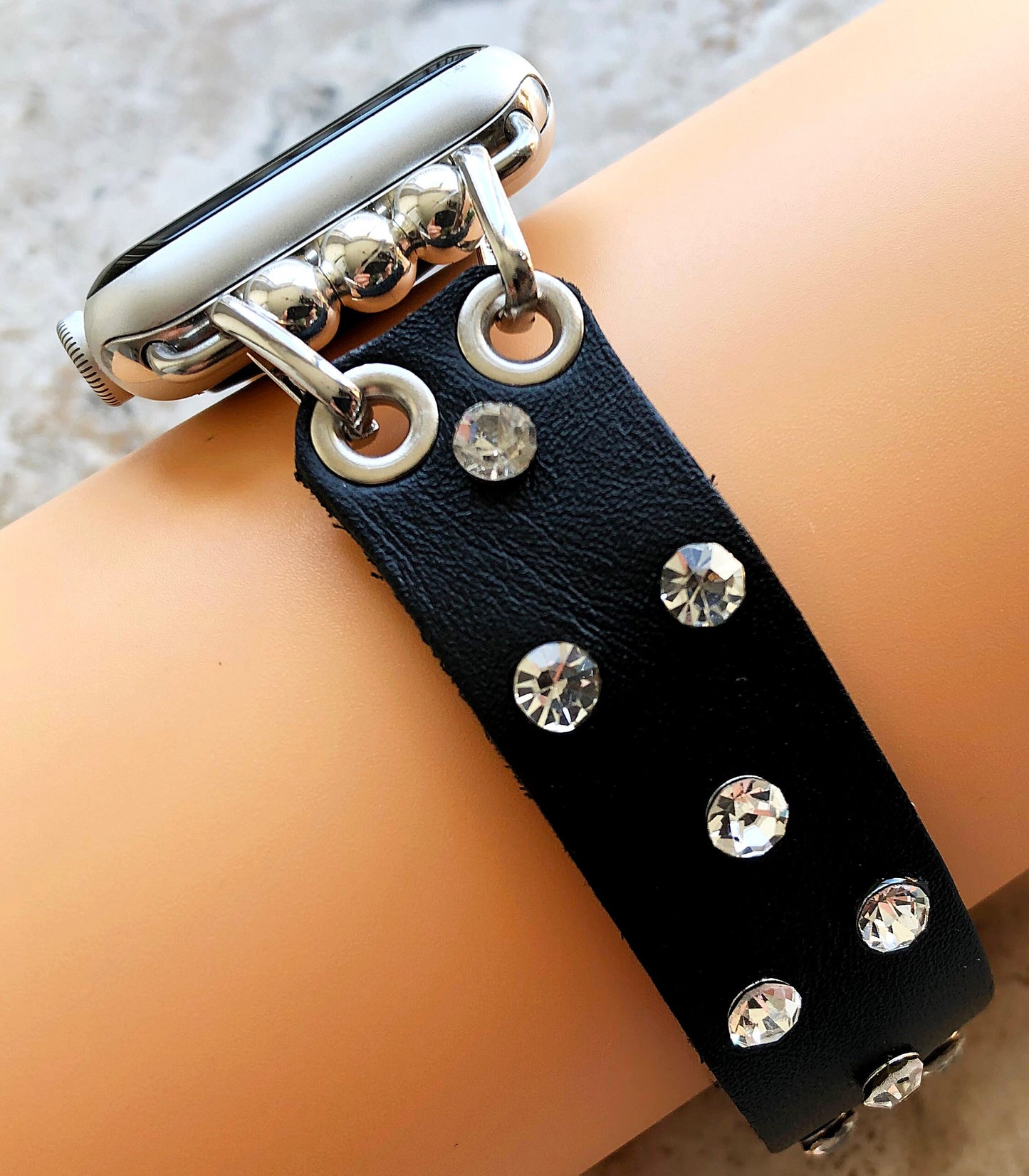 Apple Watch Ultra 2 9 8 7 SE 6 5 4 3 2 1 Black Leather Bracelet Band with Crystals for iWatch 38mm 40 41 42mm 44mm 45mm 49mm Strap BL20-CLC5