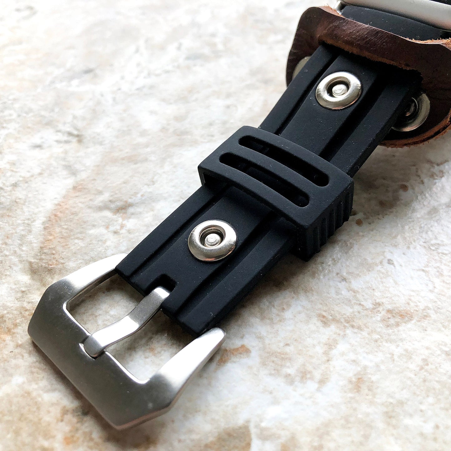 Apple Brown Leather with Black Rubber Band for iWatch Ultra 2 9 8 7 6 SE 5 4 3 2 1 Case 38mm 40 41mm 42mm 44mm 45mm 49mm Bracelet Strap Cuff