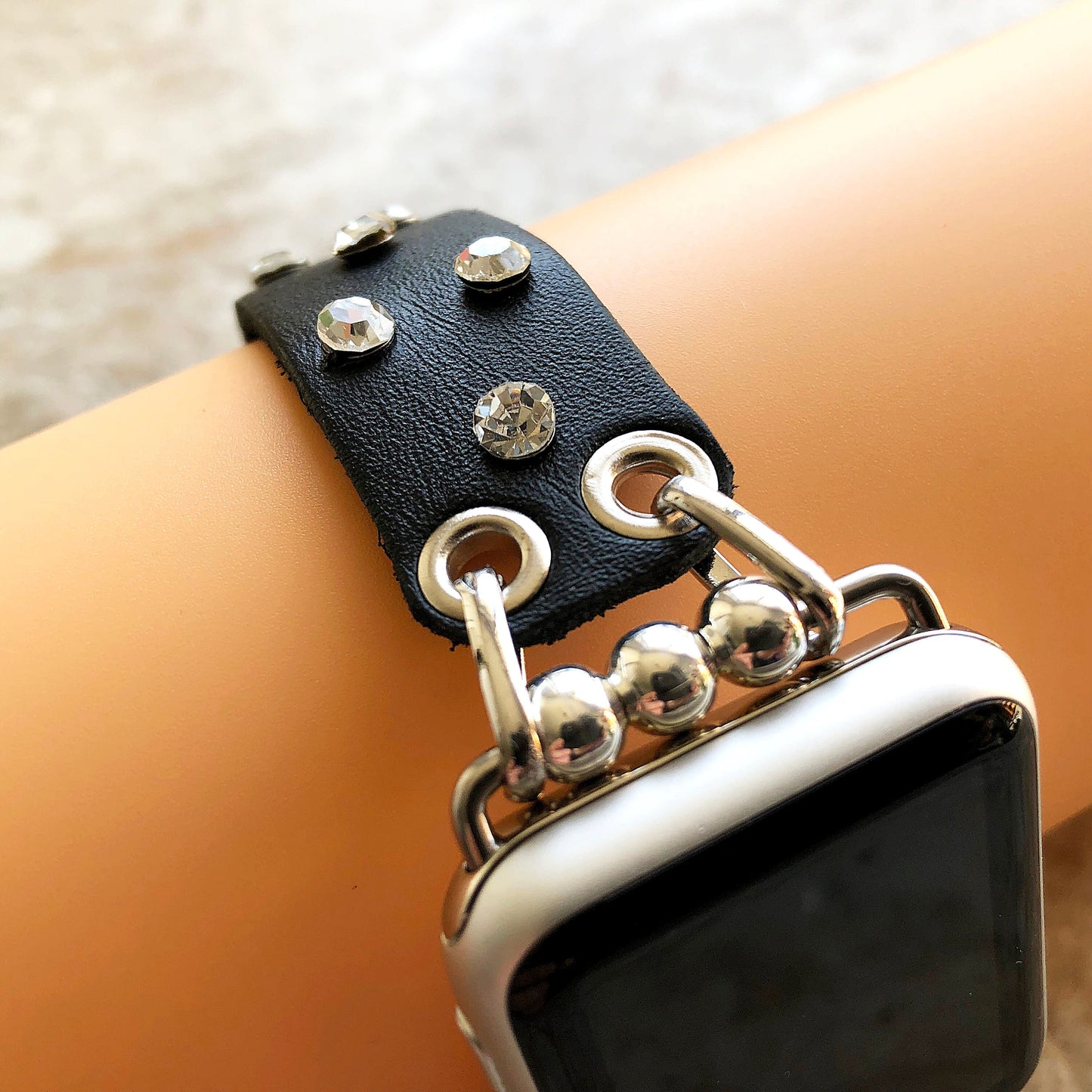 Apple Watch Ultra 2 9 8 7 SE 6 5 4 3 2 1 Black Leather Bracelet Band with Crystals for iWatch 38mm 40 41 42mm 44mm 45mm 49mm Strap BL20-CLC5
