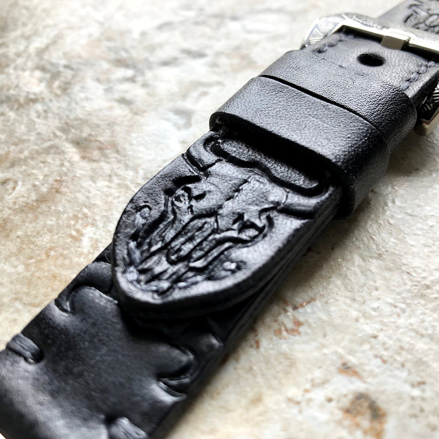 Apple Watch Leather Band Buffalo Skull Black for iWatch Ultra 2 49mm and 9 8 Series 41mm 45mm Case Tooled Embossed Handmade Strap Bracelet