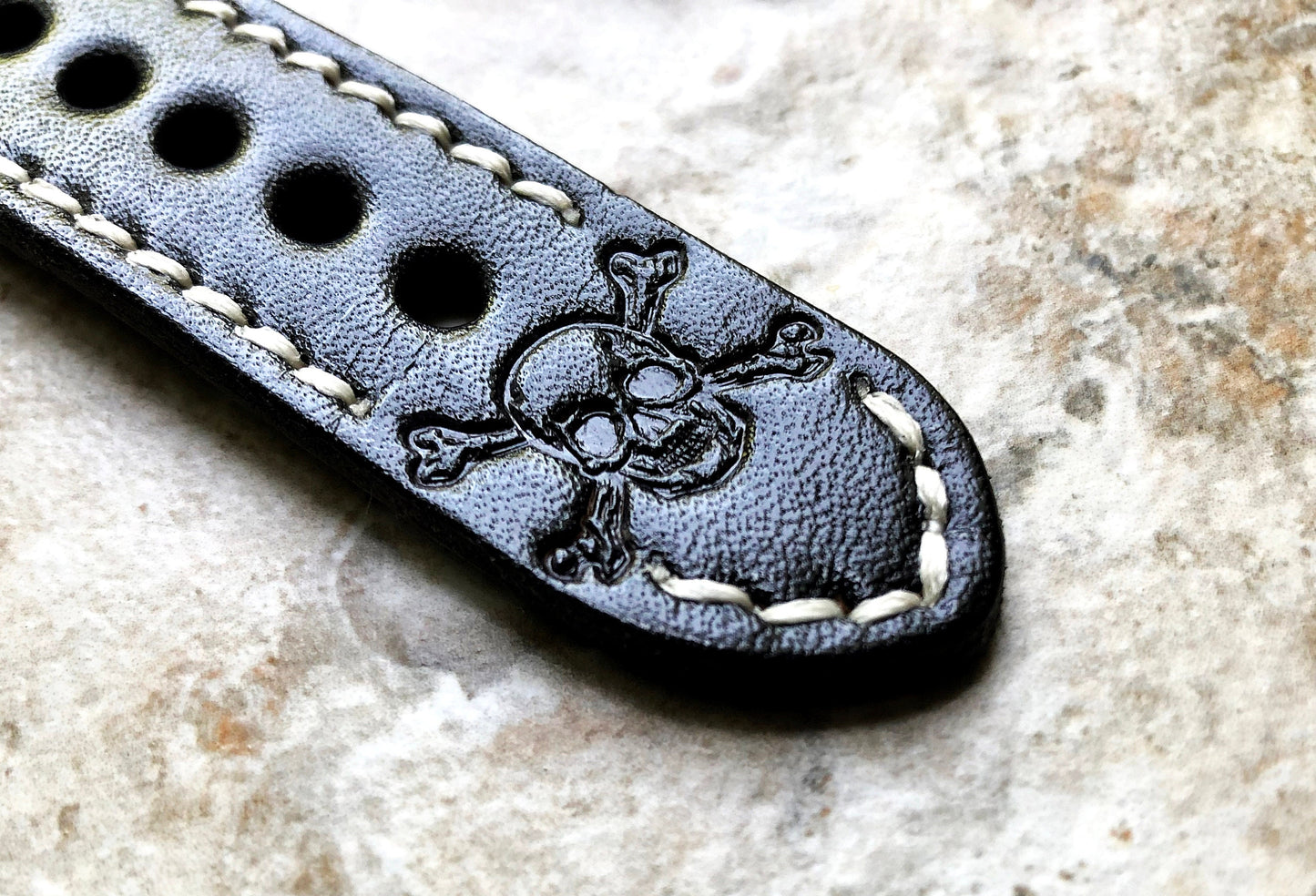 Apple Watch Band Black Leather Skull Crossbones for Ultra 2 and 9 8 Series iWatch 41mm 45mm 49mm Tooled Embossed Handmade Strap Bracelet