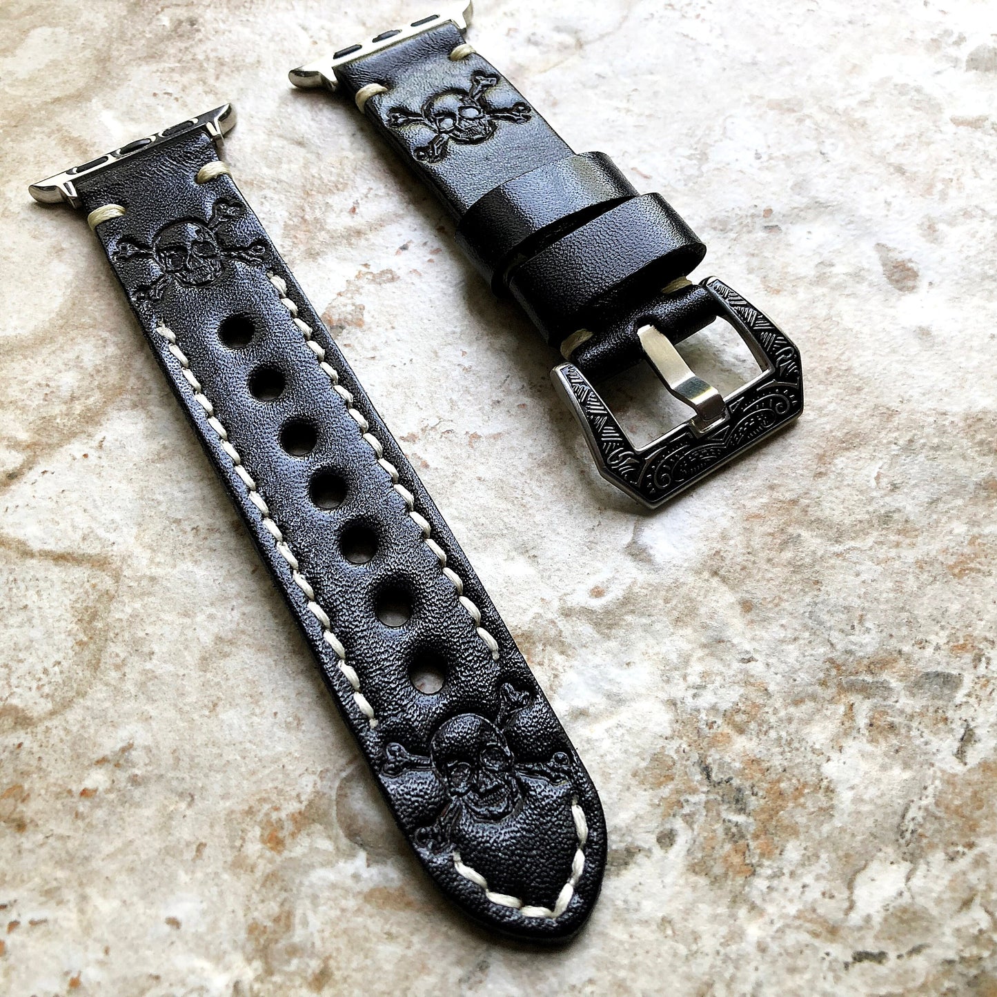 Apple Watch Band Black Leather Skull Crossbones for Ultra 2 9 8 7 6 SE 5 4 3 2 1 iWatch 38mm 40 41 42mm 44mm 45mm 49mm Tooled Embossed Strap