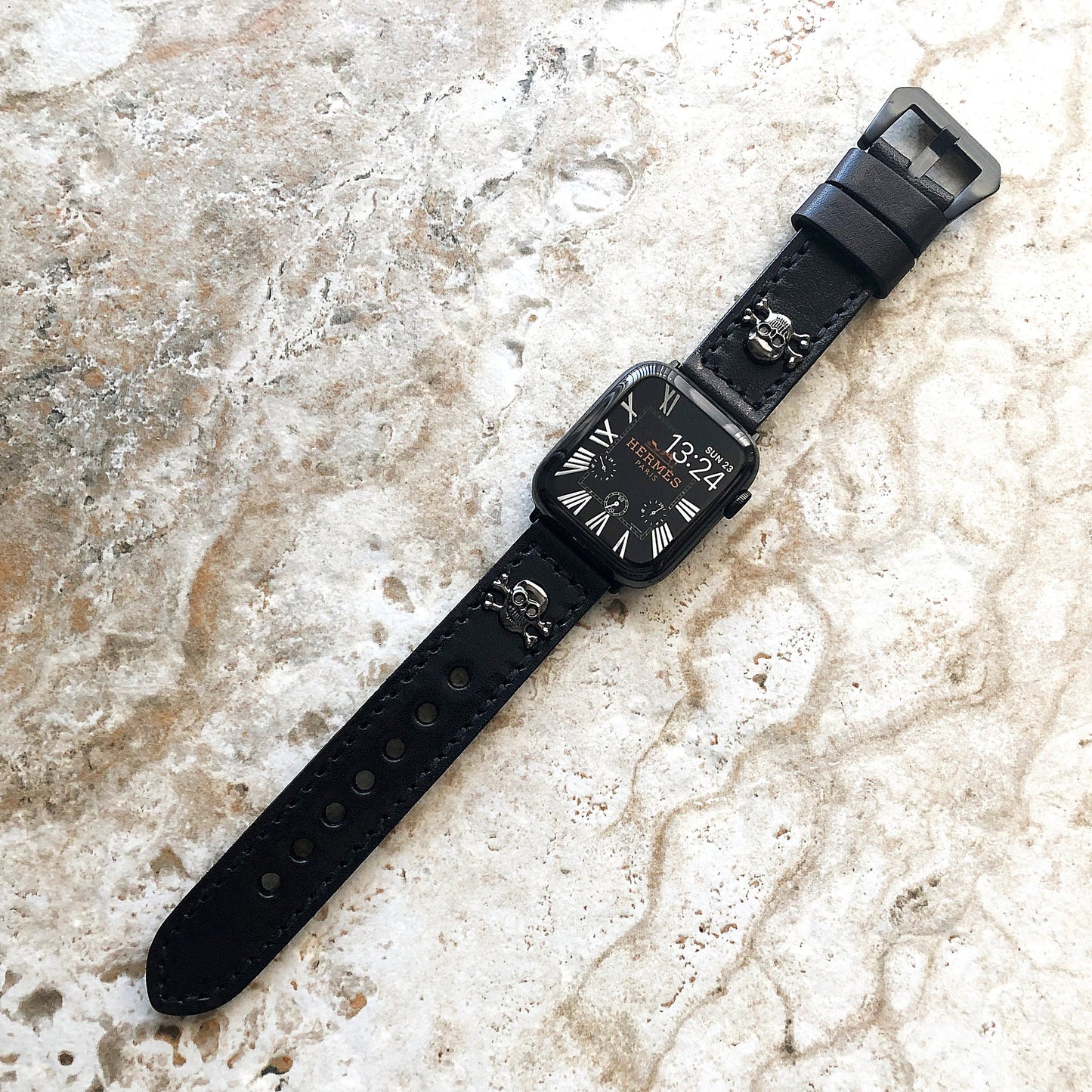 Apple Watch Bands Black Leather with Metal Rivets Skull Crossbones for Ultra 2 & 9 8 Series iWatch 41mm 45mm 49mm Handmade Bracelet Strap AL