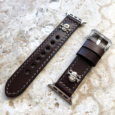 Apple Watch Band Brown Leather Metal Rivets Skull Crossbones for Ultra 2 and 9 8 Series Watch 41mm 45mm 49mm Case Handmade Bracelet Strap SE