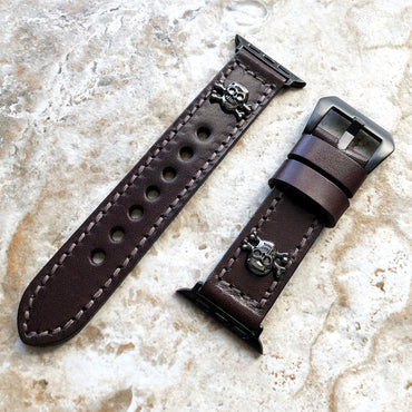 Apple Watch Band Brown Leather Metal Rivets Skull Crossbones for Ultra 2 9 8 7 6 SE 5 4 3 2 1 iWatch 38mm 40 41 42mm 44mm 45mm 49mm Strap BL