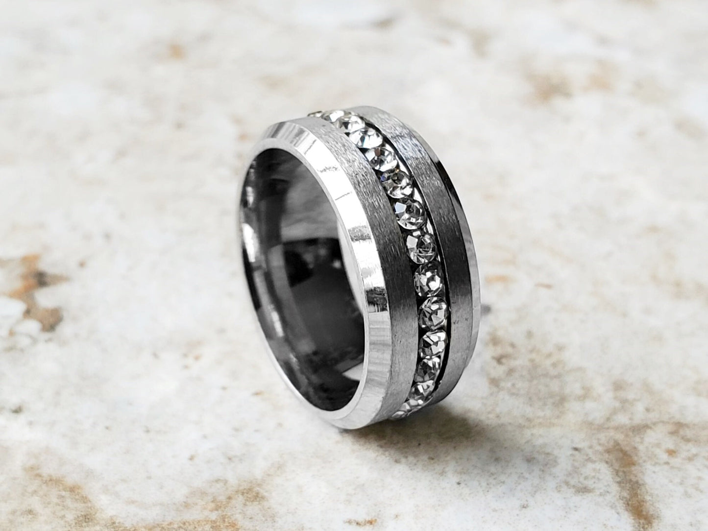 Wedding Band Ring with White Clear Crystals Center Unisex Fashion Jewelry Women Men Silver Color Stainless Steel Tarnish Resistant 8mm Wide