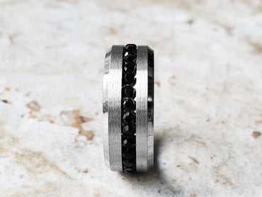 Wedding Band Ring with Black Crystals Center Unisex Fashion Jewelry for Women Men Silver Color Stainless Steel Tarnish Resistant 8mm Wide