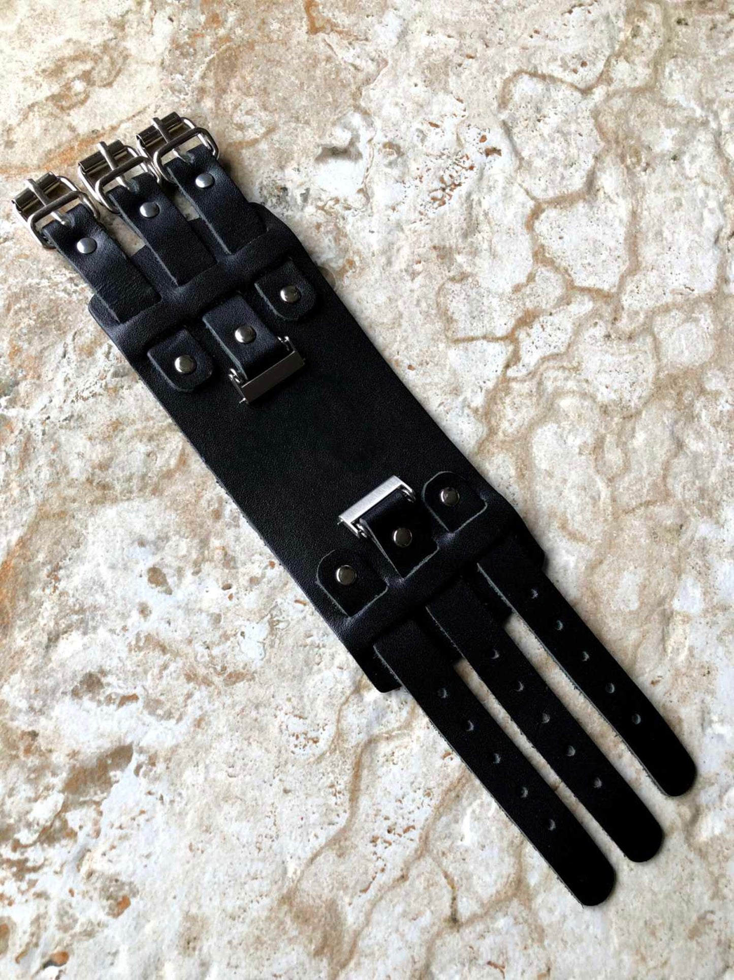 Black Cuff Bund Steampunk Wide Leather Band Strap for 18mm 19mm 20mm 21mm 22mm 23mm 24mm 25mm 26mm Traditional Casual Luxury Smart Watches