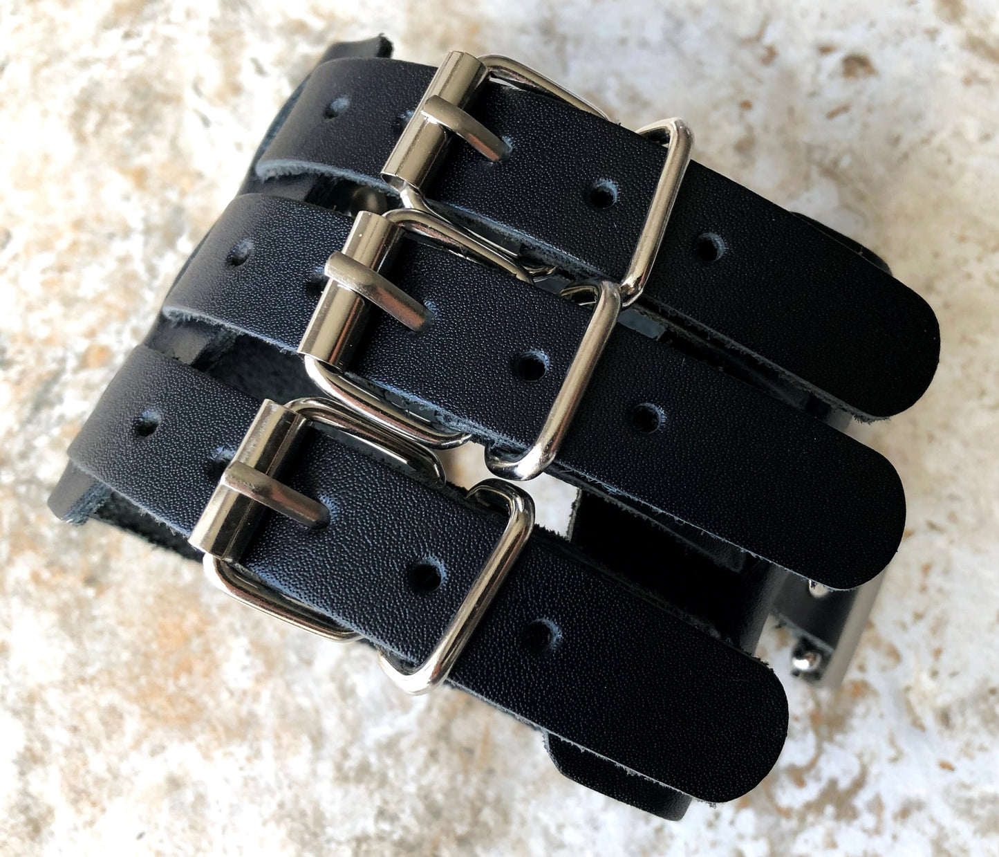 Fitbit Versa 2 3 4 Sense 2 Lite Watch Band Cuff Bund Steampunk Wide Strap Genuine Soft Leather Adjustable Bracelet Black Color