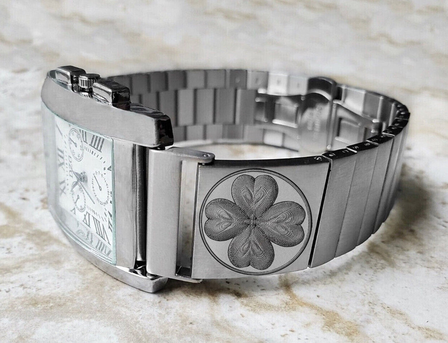 Four Leaf Clover Engraved Band for 22mm 24mm 25mm Lugs Traditional Casual Luxury and Smartwatches Silver Color Stainless Steel Strap SR1