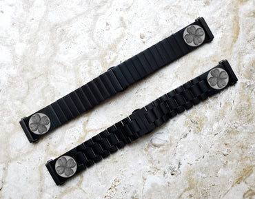 Four Leaf Clover Engraved Watch Band Compatible with Fitbit Versa Lite 2 3 4 and Sense 1 2 Smartwatches Black St Steel Bracelet Strap SR1