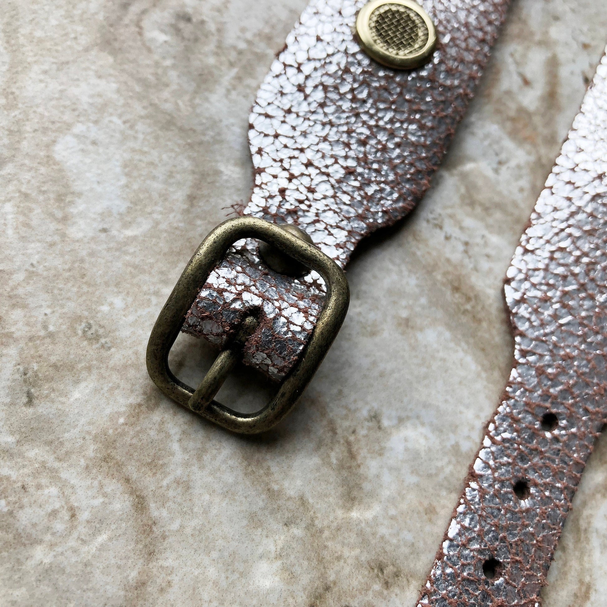 Apple Watch Band Bracelet for Ultra 2 and 9 8 Series 41mm 45mm 49mm Case Metallic Silver Cracked Handmade Leather Strap Gold Finish Crystals