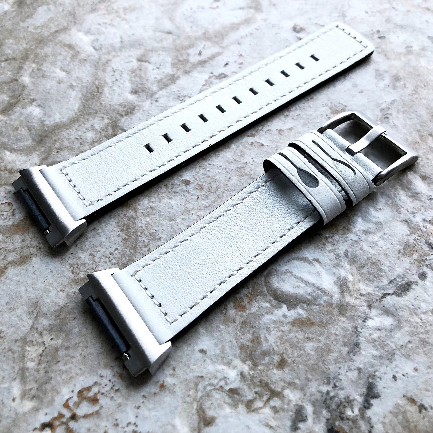 Fitbit Ionic White Color Soft Leather Band Strap with White Stitches for Watch Band Strap Quick Release Adapters in Silver Rose Gold Black