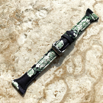 22mm White Roses Slim and Elegant Soft Leather Watch Strap Band for Wrist Hand Watches Quick Release Pins Included Easy and Ready to Attach