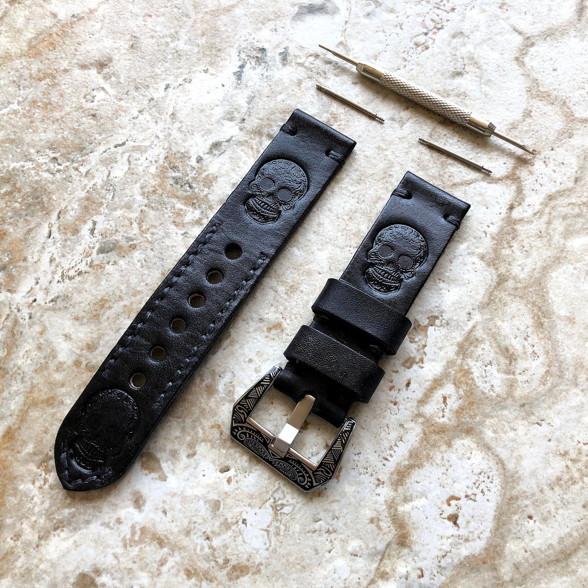 Fancy Skull Band 22mm 24mm 25mm Handmade Black Genuine Leather Tooled Embossed Engraved Strap Bracelet Kit for Watches - Pins Buckle Tool