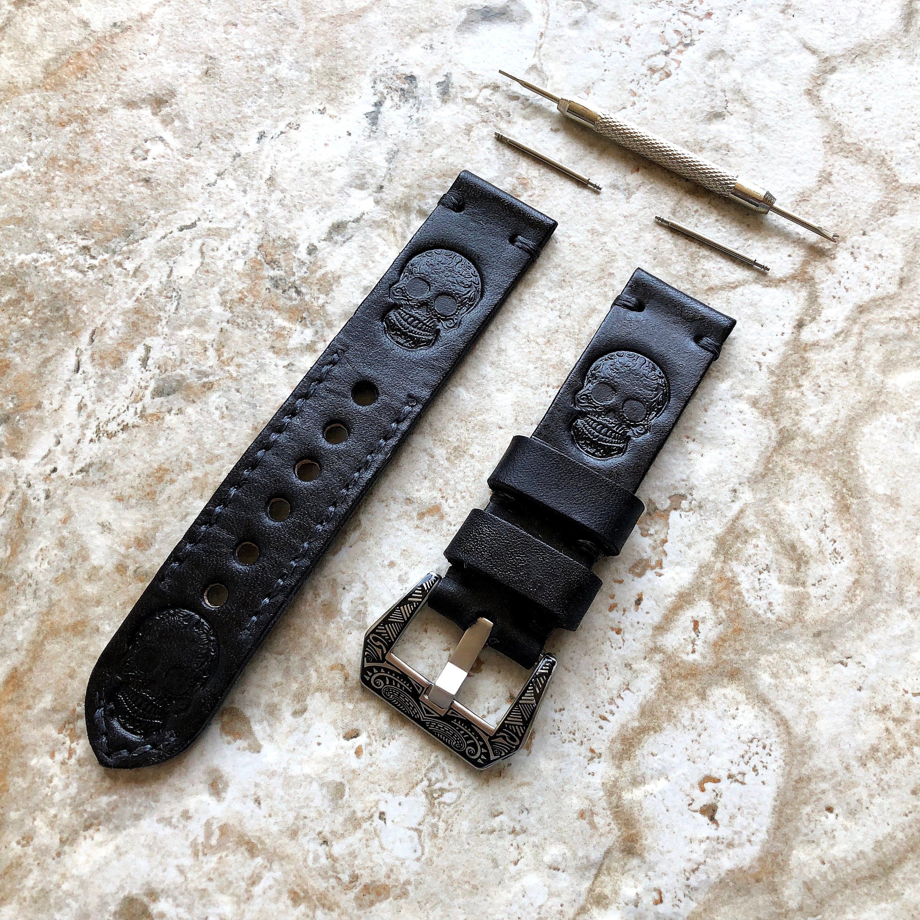 Fancy Skull Band 22mm 24mm 25mm Handmade Black Genuine Leather Tooled Embossed Engraved Strap Bracelet Kit for Watches - Pins Buckle Tool