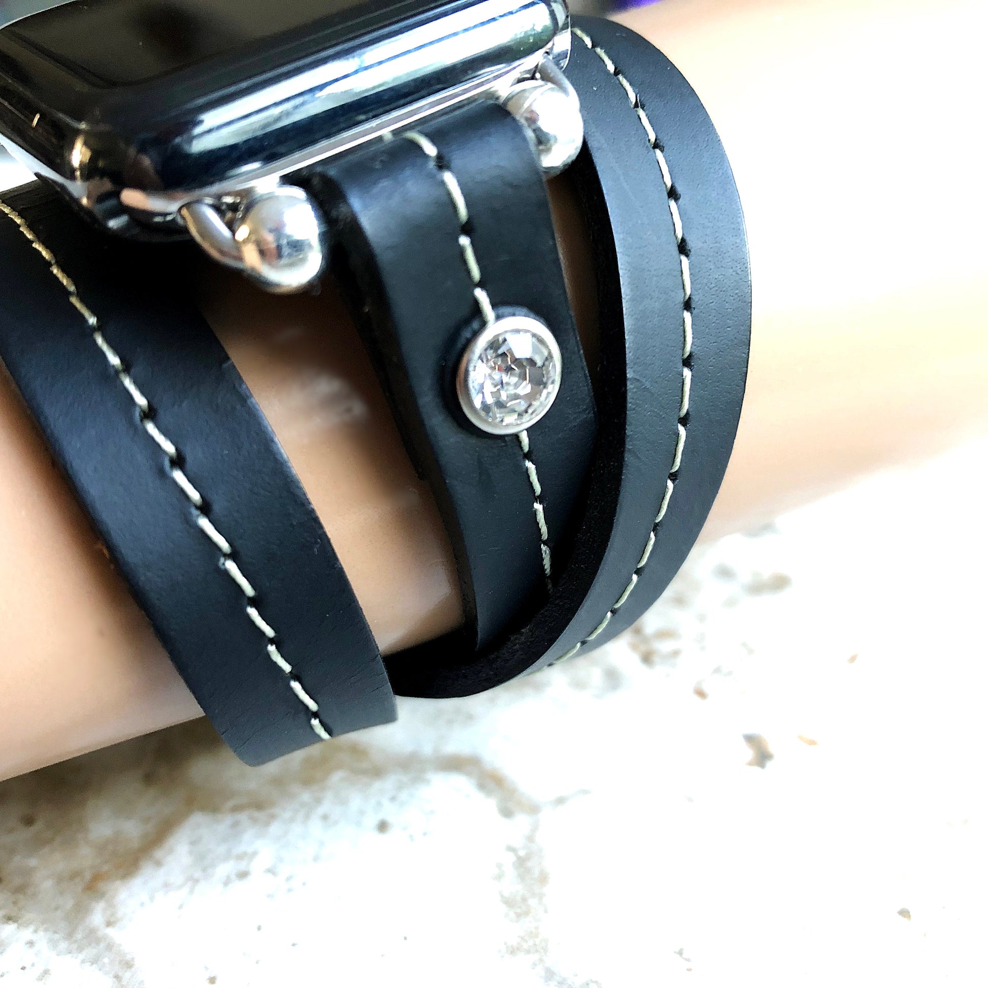 Apple New Black Vintage Style Band for iWatch Ultra 2 49mm and 9 8 Series 41mm 45mm Handmade Fashion Leather Strap Wrap Bracelet Crystals