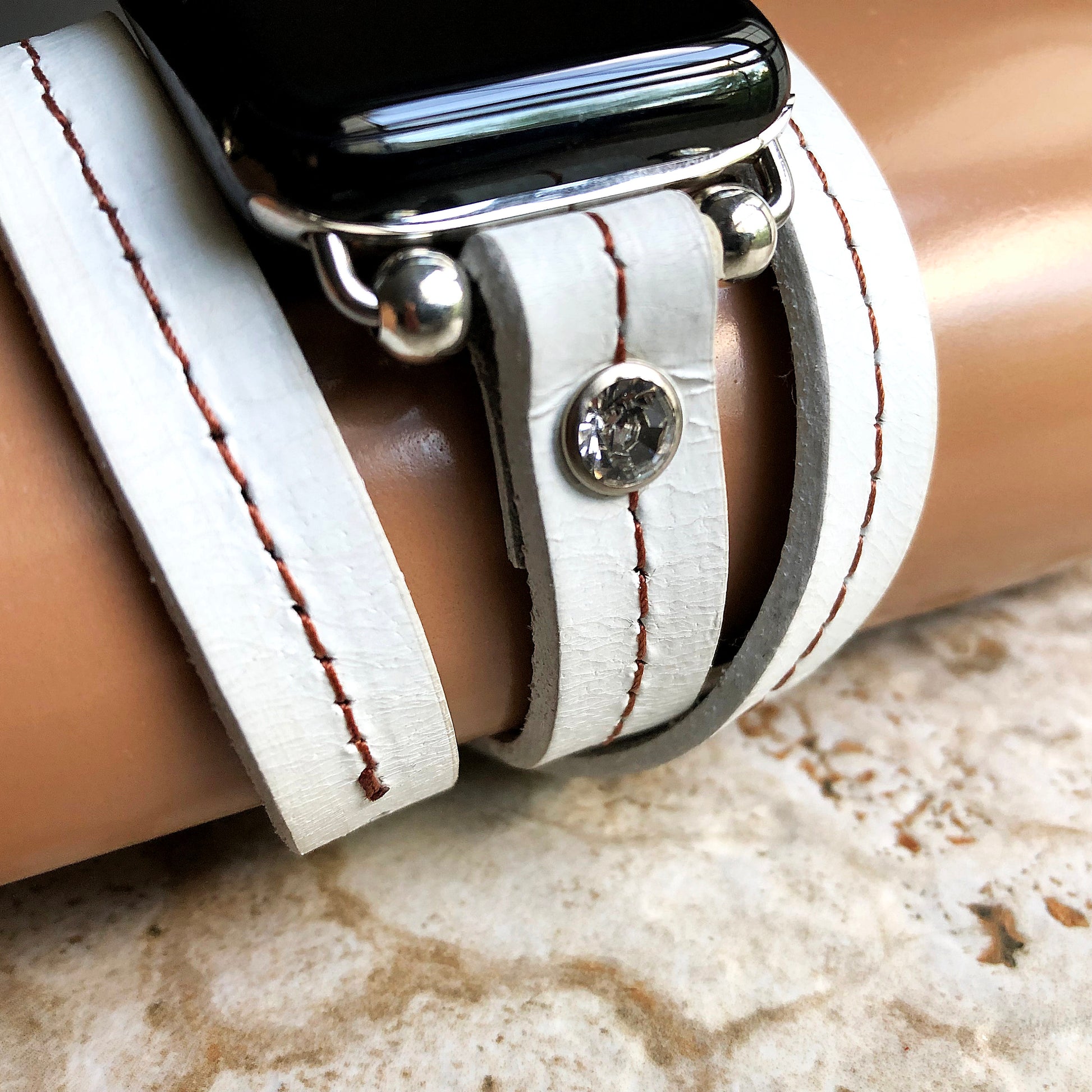 Apple New Vintage Style White Fashion Leather Band Strap Wrap with Crystals for iWatch Ultra 2 49mm and 9 8 Series 41mm 45mm Case Bracelet