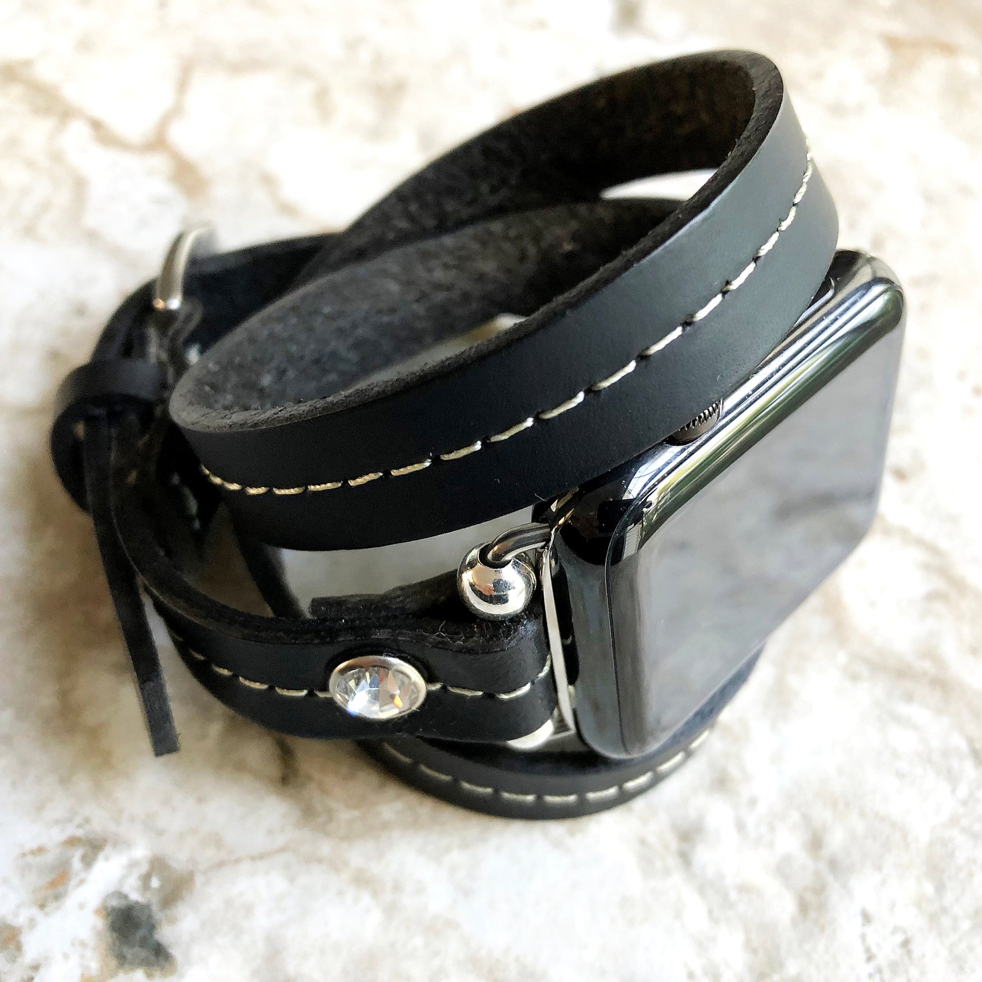 Apple New Black Vintage Style Band for iWatch All Series 38mm 40mm 41mm 42mm 44mm 45mm 49mm Fashion Leather Strap Wrap Bracelet Crystals