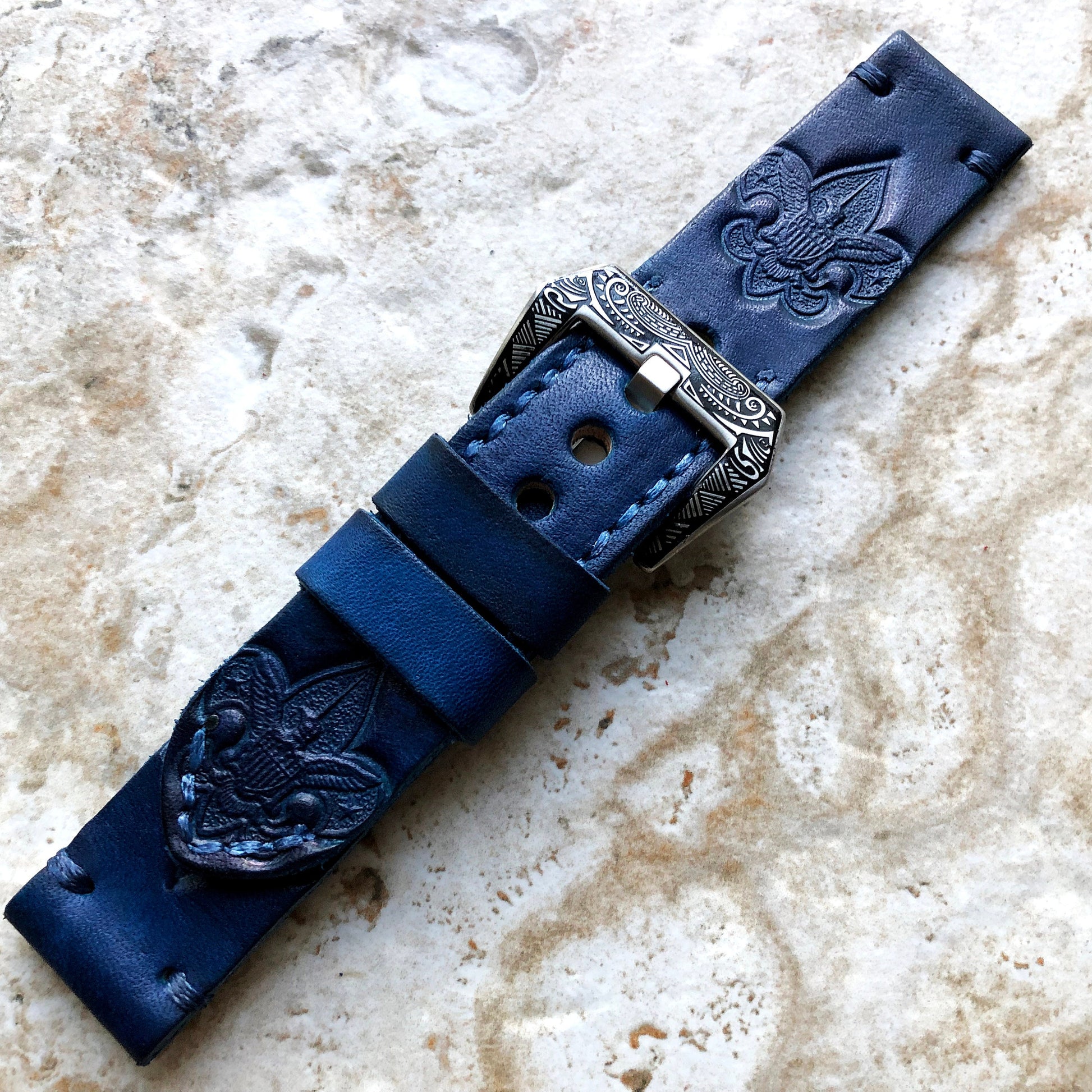 BS of America Band 22mm 24mm 25mm Embossed Genuine Leather Compatible with Apple Watch Fitbit Versa 2 3 4 Sense 2 Ionic Handmade Strap