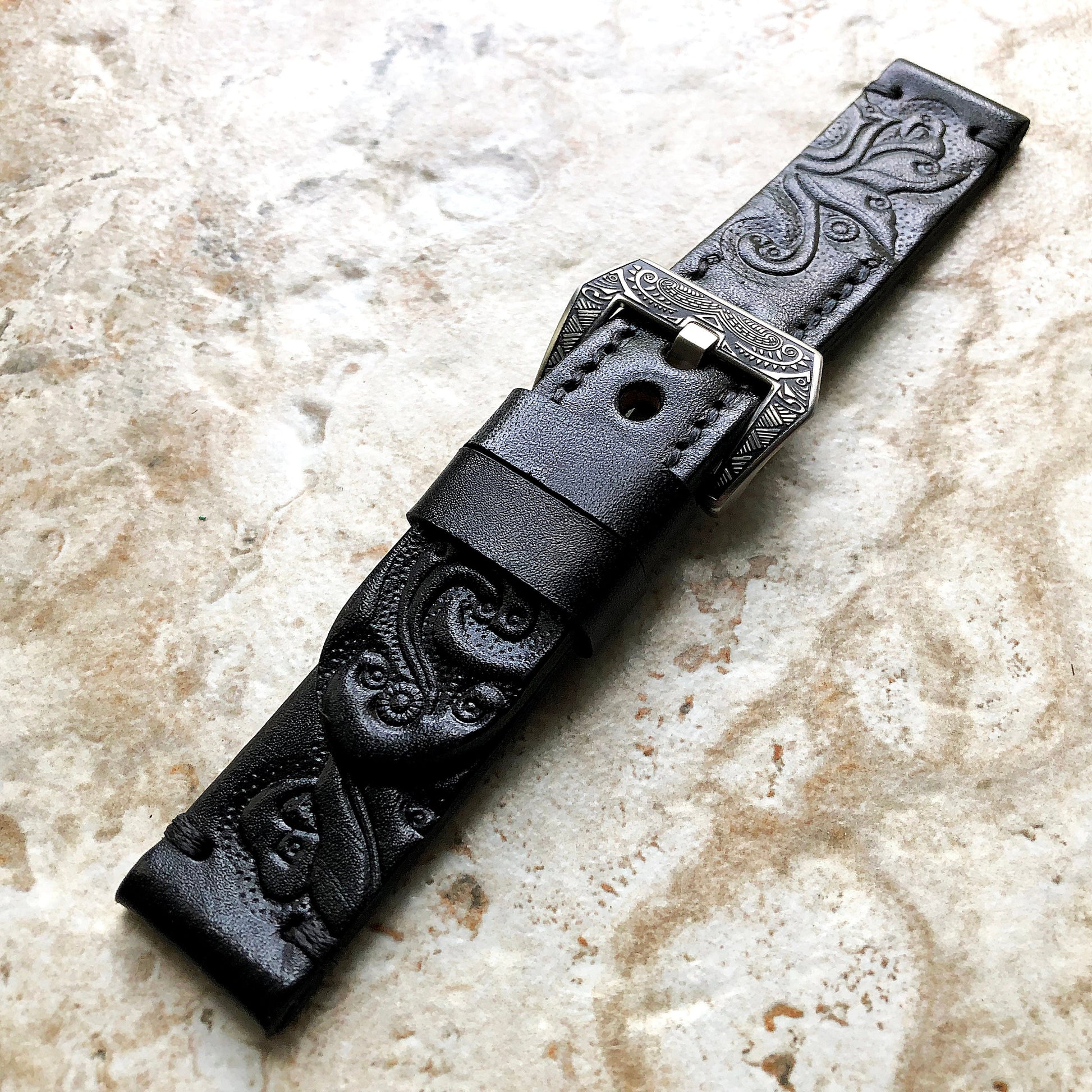 Black Band 22mm 24mm 25mm Compatible with Apple Watch Fitbit Versa 2 3 4 Sense 2 Ionic Embossed Tooled Leather Strap Silver Black Rose Gold