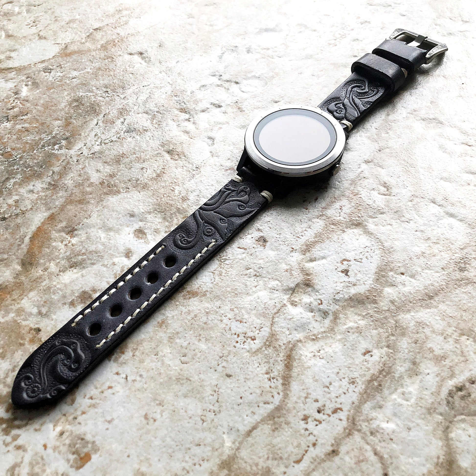 Garmin Black and Gray Band for Approach S12 S40 S42 CT10 Bundle Tooled Embossed Engraved Handmade Leather Bracelet Pins Buckle Tool B20