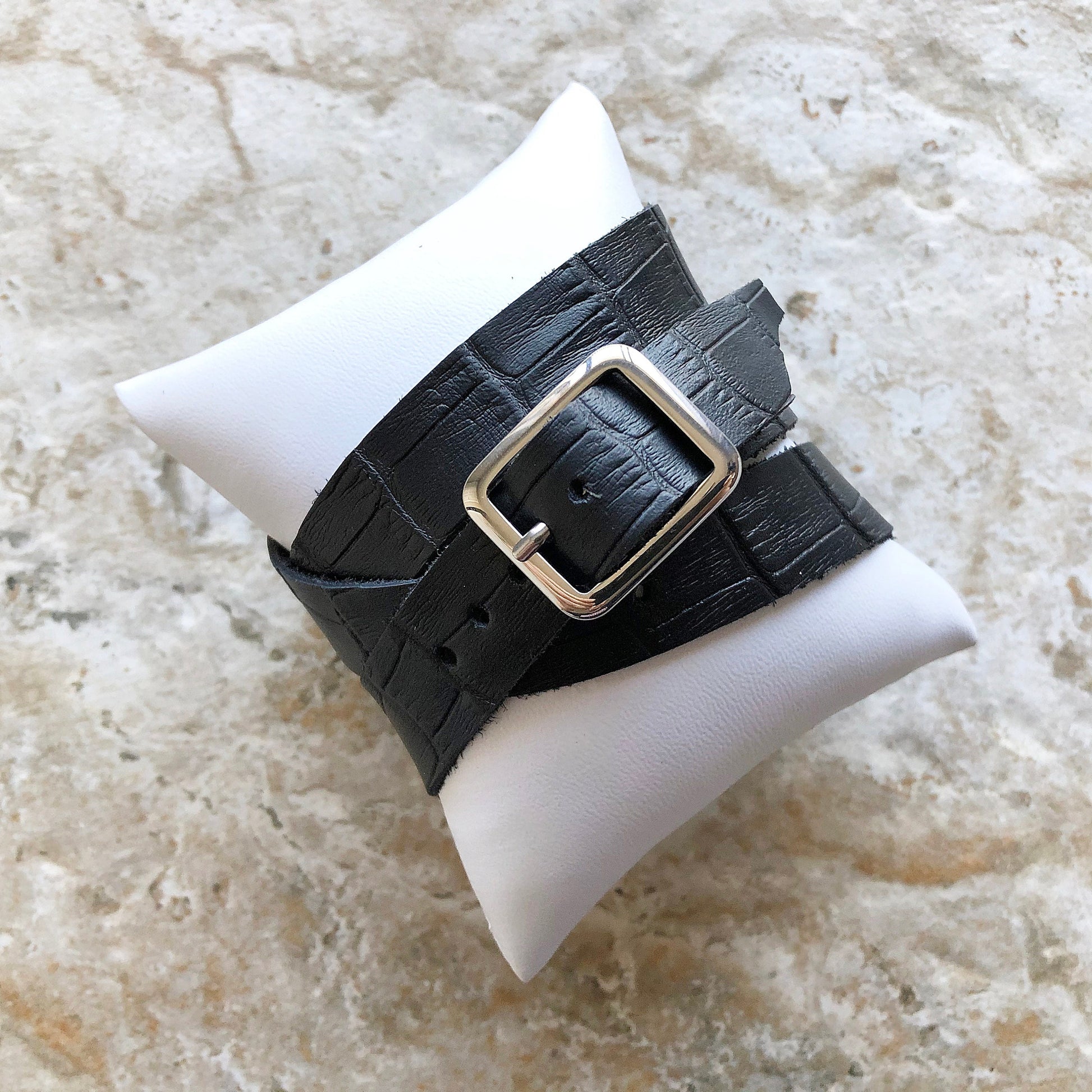 Fitbit Ionic Smartwatch Black Crocodile Alligator Pattern Embossed Leather Bracelet Band Triple Wrap Around Wrist Strap Silver Rose Gold