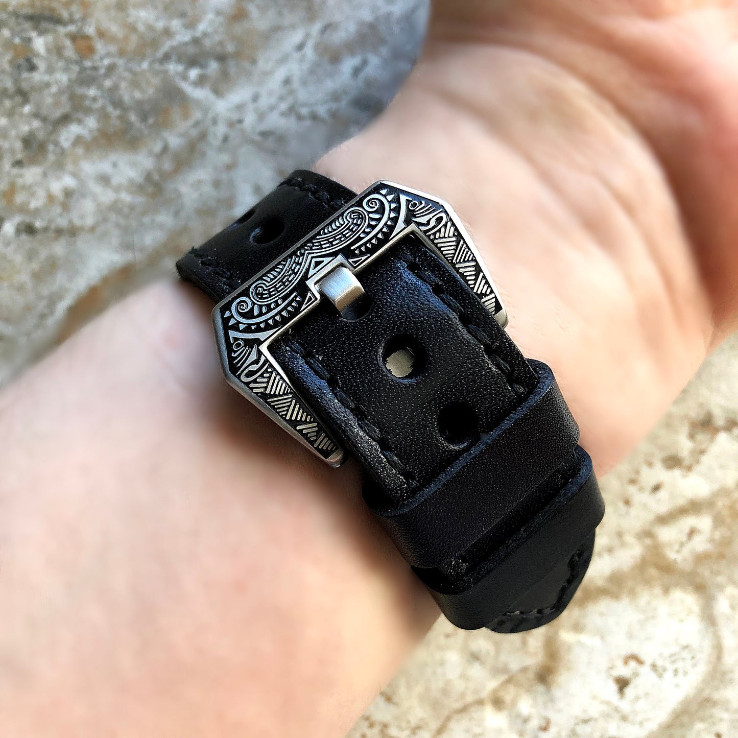 Apple Watch Bands Black Leather with Metal Rivets Skull Crossbones for Ultra 2 & 9 8 Series iWatch 41mm 45mm 49mm Handmade Bracelet Strap AL