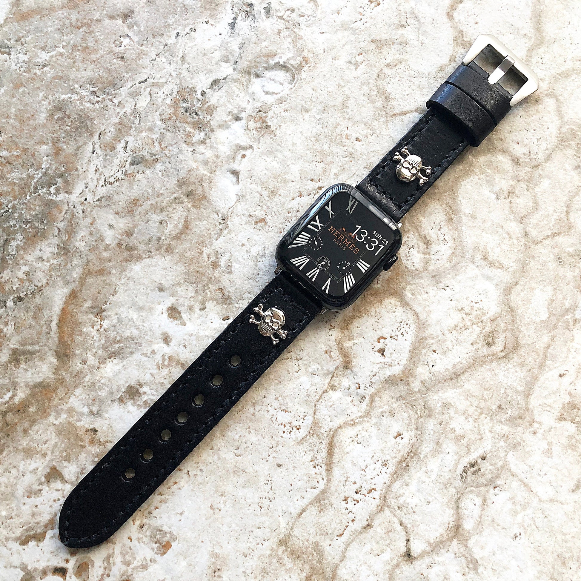 Apple Watch Bands Black Leather with Metal Rivets Skull Crossbones for Ultra 2 & 9 8 Series iWatch 41mm 45mm 49mm Handmade Bracelet Strap AL
