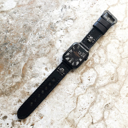 Apple Watch Band Black Leather with Metal Rivets Skull Crossbones for Ultra 2 9 8 7 6 SE 5 4 3 2 Watch 38 40 41 42mm 44mm 45mm 49mm Strap AL