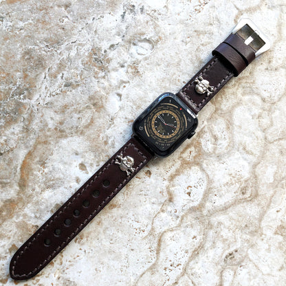 Apple Watch Band Brown Leather Metal Rivets Skull Crossbones for Ultra 2 9 8 7 6 SE 5 4 3 2 1 iWatch 38mm 40mm 41mm 42mm 44mm 45mm 49mm SSM
