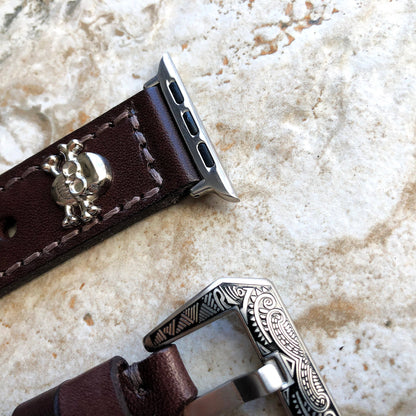 Apple Watch Band Brown Leather Metal Rivets Skull Crossbones for Ultra 2 and 9 8 Series Watch 41mm 45mm 49mm Case Handmade Bracelet Strap SE