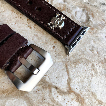 Apple Watch Band Brown Leather Metal Rivets Skull Crossbones for Ultra 2 9 8 7 6 SE 5 4 3 2 1 iWatch 38mm 40mm 41mm 42mm 44mm 45mm 49mm SSM