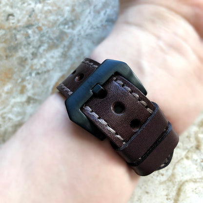Apple Watch Band Brown Leather Metal Rivets Skull Crossbones for Ultra 2 9 8 7 6 SE 5 4 3 2 1 iWatch 38mm 40 41 42mm 44mm 45mm 49mm Strap SE