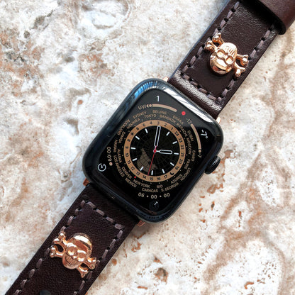 Apple Watch Band Brown Leather with Metal Rivets Skull Crossbones for Ultra 2 9 8 7 6 SE 5 4 3 2 iWatch 38 40 41 42 44mm 45mm 49mm Strap AL