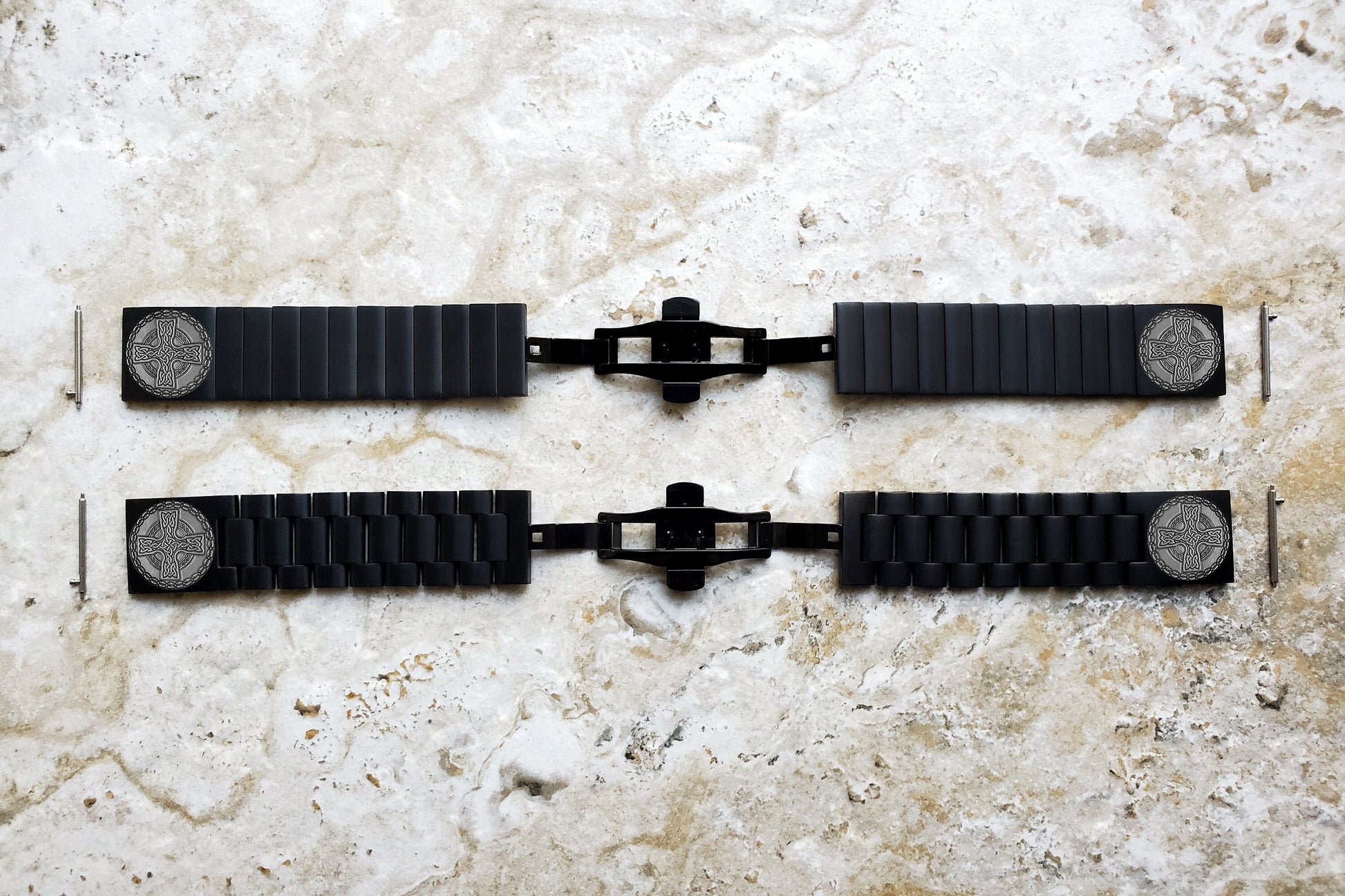 Engraved Watch Band for 22mm Width Lugs Traditional Casual Luxury and Smartwatches Black Color Stainless Steel Bracelet Strap CC2