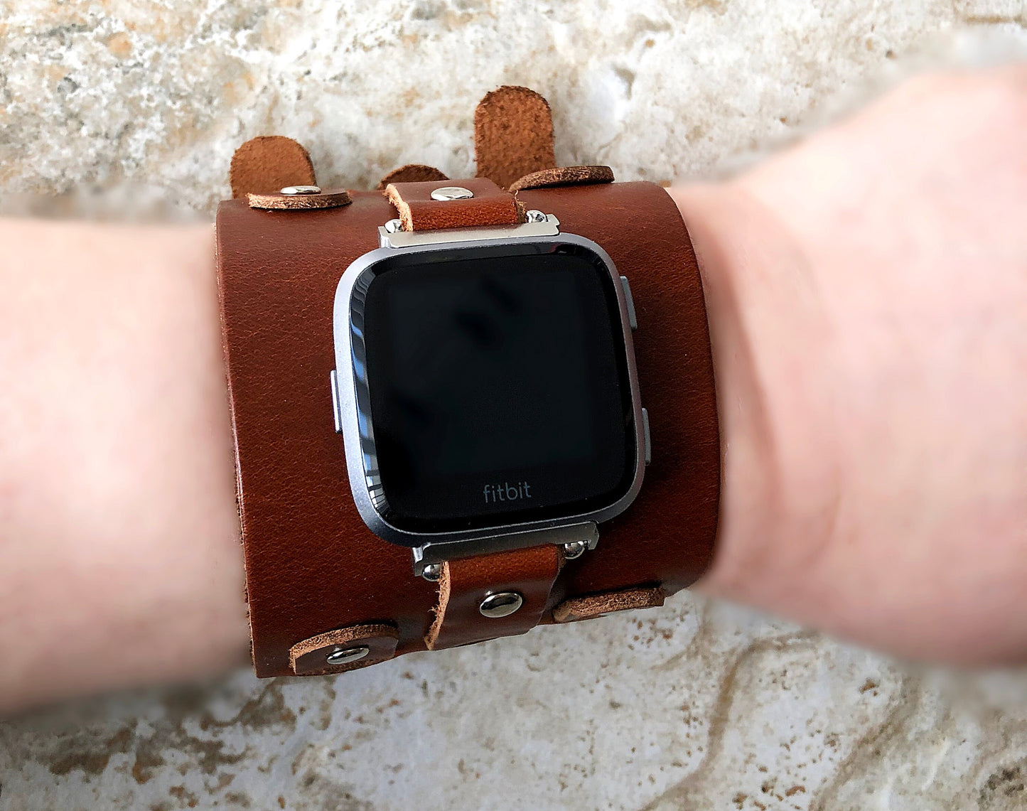 Fitbit Versa 2 3 4 Sense 2 Lite Watch Band Cuff Bund Steampunk Wide Strap Genuine Soft Leather Adjustable Bracelet Brown Color